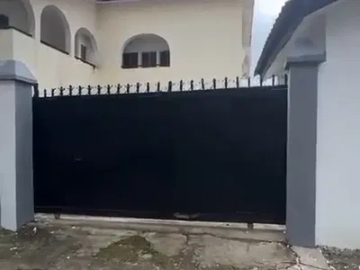 Old Detached Duplex — Maitama District, Abuja