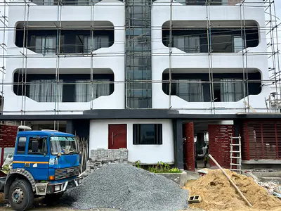 Elegant 2 Bedroom Apartment with Elevator, Pool & Gym — Lekki, Lagos