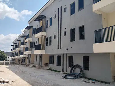 A Lovely Newly Built 6 Bedroom Terraced Duplex — Guzape District, Abuja