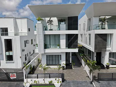 Luxury 5-Bedroom Detached Duplex — Lekki, Lagos