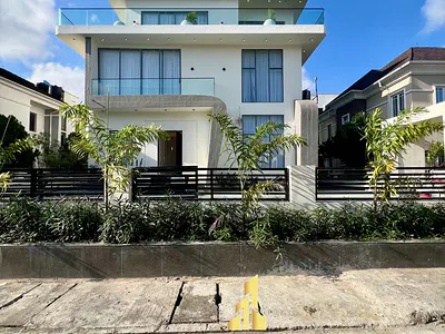 5 Bedroom Detached Duplex with Swimming Pool — Lekki, Lagos