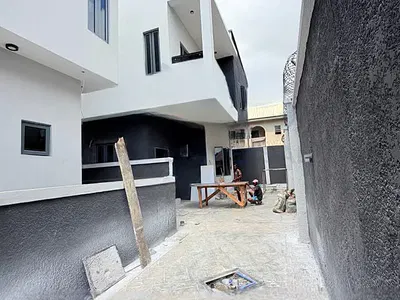 Spaciously Built 5 Bedroom Detached Duplex with BQ in Secure Estate — Magodo Phase 1, Magodo, Lagos