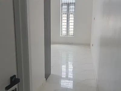 Room and Parlour Mini Flat — By Oba Palace in Ikate Eleguushi, Ikate Elegushi, Lekki, Lagos