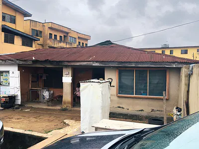Demolishable Bungalow on 1002 SQM on a Tarred Road — Ketu, Lagos