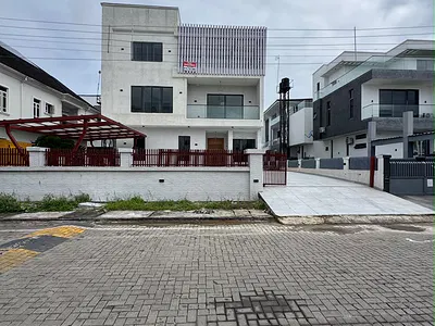 5 Bedroom Fully Detached Duplex — Lekki, Lagos