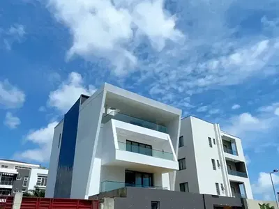 5 Bedroom Fully Detached Duplex with Pool — Ikoyi, Lagos