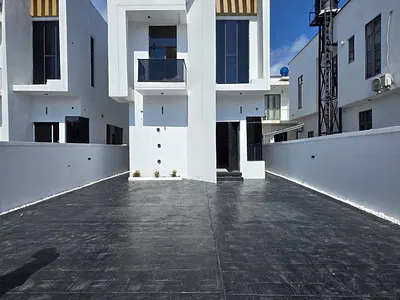 5 Bedroom Detached Duplex — Lekki, Lagos