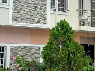 Luxury 4 Bedroom Duplex Maintained with Great Features & Fittings. — Secured Estate, Abijo, Lekki, Lagos