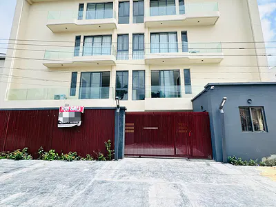 Well Spacious 2 Bedroom Apartment with Elevator — Lekki Phase 1, Lekki, Lagos