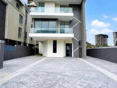 6 Bedroom Detached Duplex — Ikoyi, Lagos