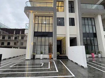 5 Bedroom En-Suite Luxury Duplex with Pool — Lekki, Lagos