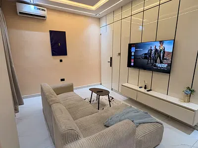 1 Bedroom Apartment — Little Rd Sabo Yaba, Yaba, Lagos