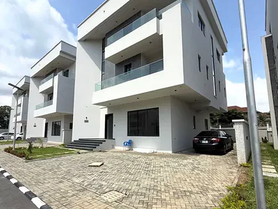 5 Bedroom Detached Duplex with Swimming Pool — Jabi, Abuja