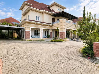 New Listing Mini Estate Comprising 7 Fully Detached Villas & 3 Terra — Maitama District, Abuja