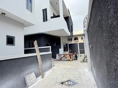 Spaciously Built 5 Bedroom Fully Detached Duplex with BQ — Magodo Phase 1, Magodo, Lagos