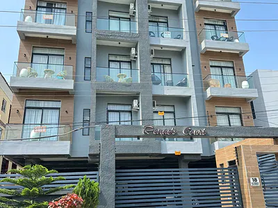Super Distressed 2 Bedroom Apartment with Elevator — Lekki, Lagos