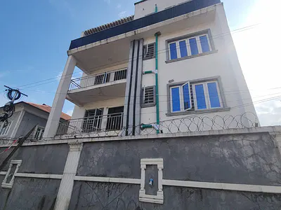 2 Bedroom Flat with En-Suite Bedrooms — Off Olufemi Street, Ogunlana Drive, Surulere, Lagos
