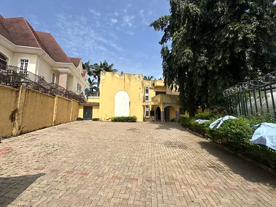 Decent 5 Bedroom Spacious Detached Duplex, BQ, Ideally for Office — Maitama District, Abuja