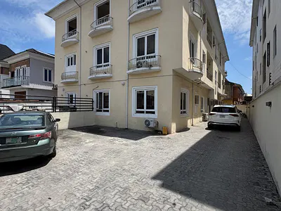 3 Bedroom Well Maintained Apartment — Lekki, Lagos