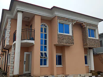 Beautiful Luxurious Upstairs Spacious Studio Selfcontain Apartment — Ajah, Lagos