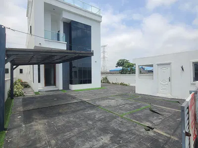 5 Bedroom Detached with Pool — Lekki, Lagos