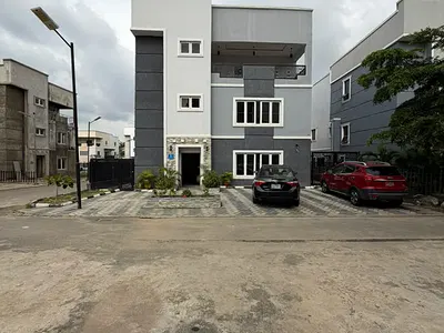 5 Bedroom Detached Duplex with Family Lounge — Apo, Abuja