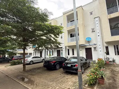 A Very Good Spacious 3-Bedroom Flat — Off Nicon Junction Road Maitama., Katampe (Main), Katampe, Abuja