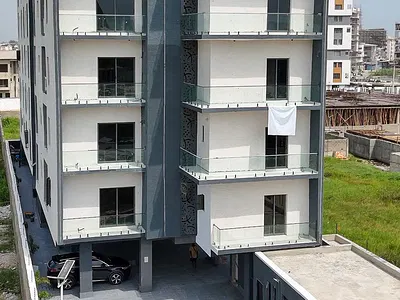 2 Bedroom Apartment with En-Suite — Lekki Phase 1, Lekki, Lagos