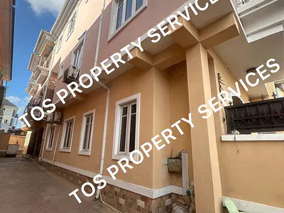 Lovely 2 Bedroom All Rooms En-Suite (Upstairs — Yaba, Lagos