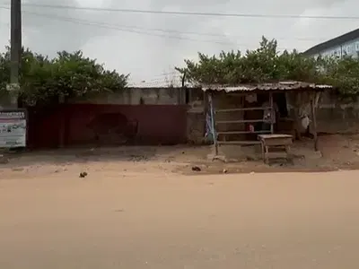 100FT by 250FT Land — Along Benoni Tarred Road Off Airport Road GRA, Benin, Oredo, Edo