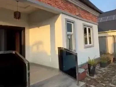Standard 4 Bedrooms Boungalow 100FT by 100FT Land — Okhoromi Community, Off Airport Road GRA, Benin, Oredo, Edo