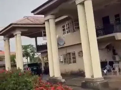 Twin 5 Bedroom Duplex and 2flats of3 Bedrooms Each 200FT by 200FT Land — Etete Layout, Off Limit Road GRA, Benin, Oredo, Edo