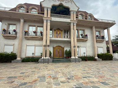 8 Bedroom 4 Rooms BQ 5living Rooms Cinema Gym Lush Greenery Landsize: — Maitama District, Abuja