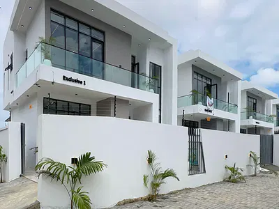 4 Bedroom Fully Detached Home with Swimming Pool — Lekki, Lagos