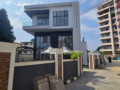 Luxury 5 Bedroom Fully Detached Duplex + BQ, Gym, Pool, 40kva Inverter — Ikoyi, Lagos