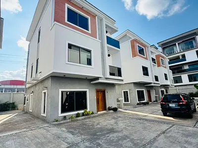 A Standard 5 Bedroom Fully Detached Duplex — Shonibare Estate, Gbagada, Lagos