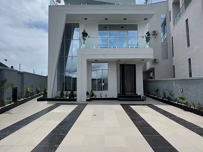 5 Bedroom Detached Duplex — Lekki, Lagos