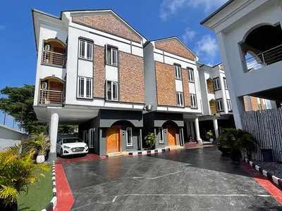 4 Bedroom Terraced Duplex with Swimming Pool — Lekki Phase 1, Lekki, Lagos