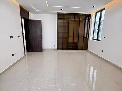 6 Bedroom Detached Duplex with Cinema — Lekki, Lagos