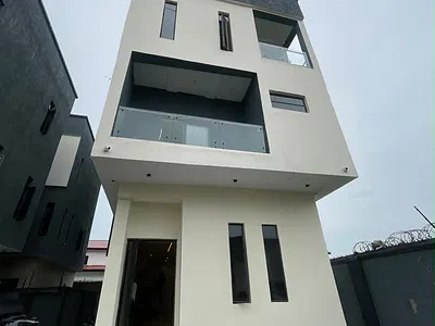 Luxury 5 Bedroom Detached Duplex — Magodo, Lagos