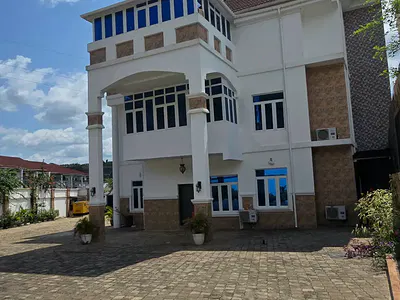 6 Bedroom Detached Duplex with BQ — Guzape District, Abuja