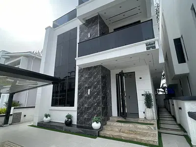 Top-Notch 5-Bed Duplex with Swimming Pool and BQ — Lekki County, Lekki, Lagos