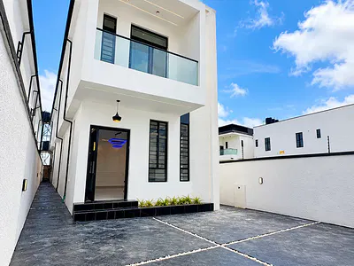 5 Bedroom Detached Duplex with Pool — Lekki, Lagos