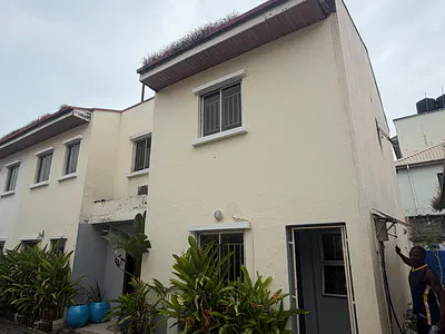 A Well Maintained 3 Bedroom Terraced Duplex with Study Room and Maid Room — Parkview, Ikoyi, Lagos