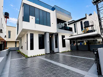 Luxury 5 Bedroom Detached Duplex with a Rooftop Terrace& Pool — Lekki, Lagos