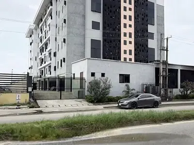 2 Bedroom House with Pool and Gym — 17 Admiralty Way, Lekki Phase 1, Lekki, Lagos