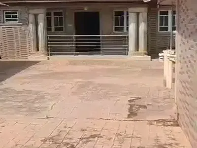 Distress Auction Spacious 4 Bedroom Detached Bungalow — Owoseni Estate Soka, Ibadan, Oyo