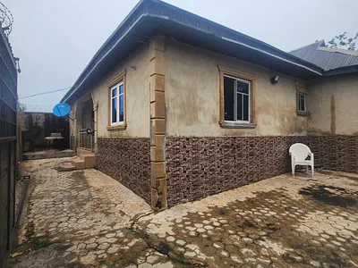 2 Bedroom Detached Bungalow with Car Park — Ibadan, Oyo