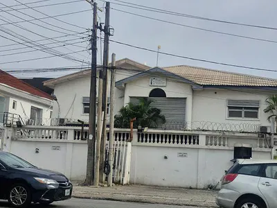 Prime Land with Structure Sitting on 970SQM — Lekki, Lagos