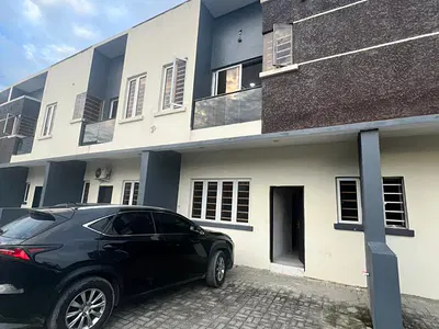 Spacious Clean New 1 Bedroom Flat with Guest Toilet — Lekki, Lagos